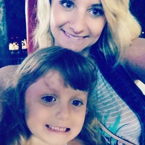 Meet your Posher, Candace